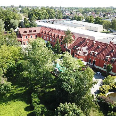 Dworek 1885 Ostrzeszów Eksteriør billede