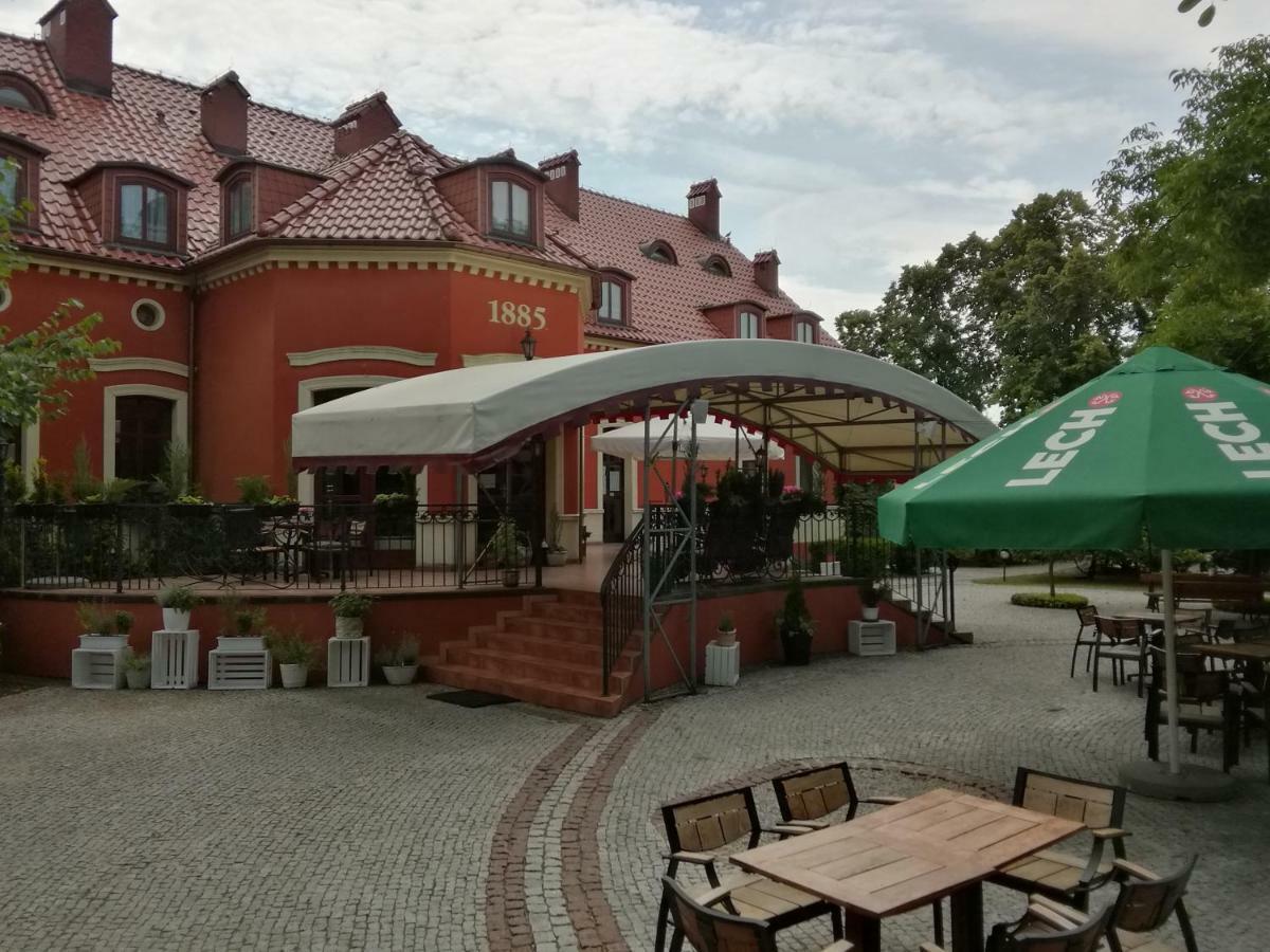 Dworek 1885 Ostrzeszów Eksteriør billede