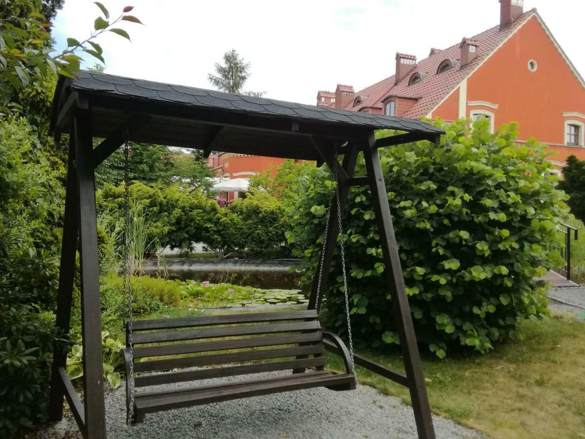 Dworek 1885 Ostrzeszów Eksteriør billede