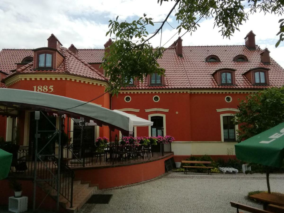 Dworek 1885 Ostrzeszów Eksteriør billede
