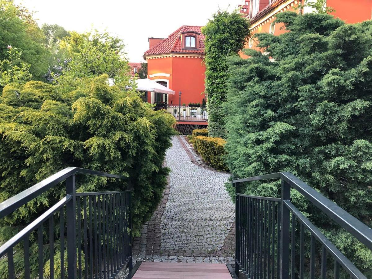 Dworek 1885 Ostrzeszów Eksteriør billede